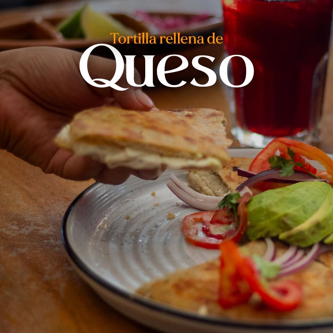 Tortilla rellena de queso de El Puchero Restaurante